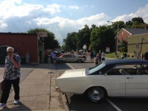 Downtown Elizabethtown with car