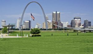 lawn care services in and around the St. Louis, MO Arch