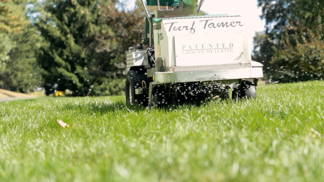 Lawn Doctor providing Lawn Fertilization in Stow